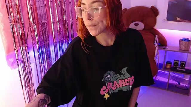 Snapshot of mere_in_redd chatting on 05.07.26 mere in redd online show from 05.07.26