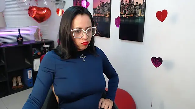 Snapshot of Milfangel1 chatting on 02.15.26 Milfangel1 online show from 02.15.26