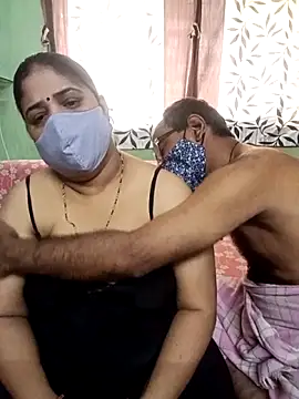 Snapshot of HoneyHush chatting on 02.25.26 HoneyHush online show from 02.25.26