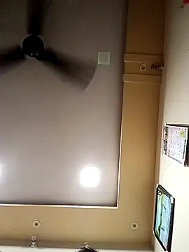 HoneyHush online show from 04.03.26