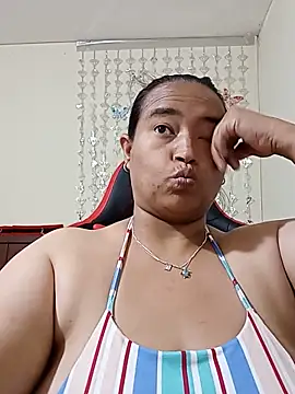Snapshot of BustySexy_Nataly chatting on 05.17.26 BustySexy Nataly online show from 05.17.26