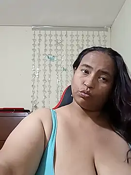 Snapshot of BustySexy_Nataly chatting on 06.17.26 BustySexy Nataly online show from 06.17.26
