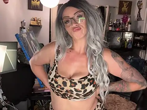 Alicethickpeach online show from 07.04.26