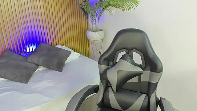 milaack  online show from 02.16.26