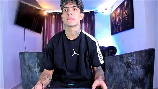 Snapshot of miguel_aguirre_ chatting on 02.24.26 miguel aguirre online show from 02.24.26