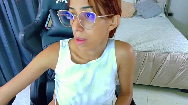 Snapshot of Alishaa_sweet chatting on 04.12.26 Alishaa sweet online show from 04.12.26