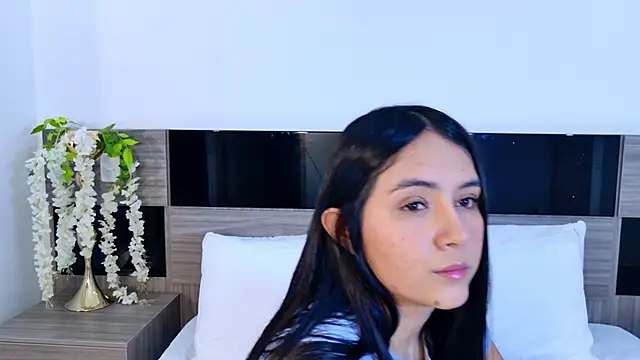 Snapshot of AlisonLamer chatting on 03.11.26 AlisonLamer online show from 03.11.26