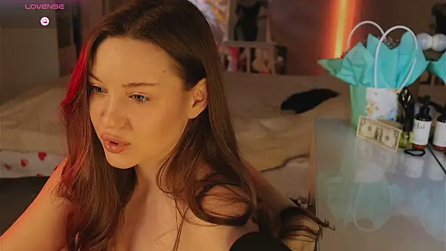 Alisia here online show from 04.13.26