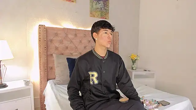 Snapshot of noah_lewiss chatting on 02.13.26 noah lewiss online show from 02.13.26