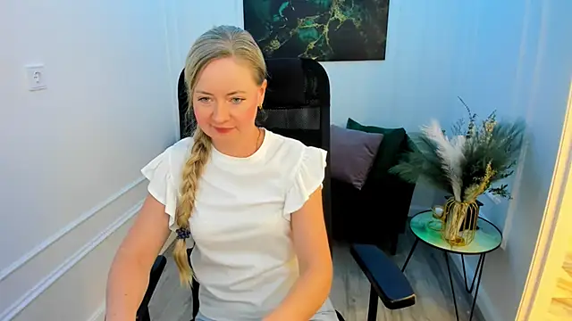 CharlotteKerti online show from 05.25.26