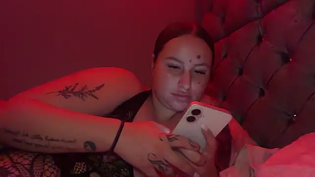 Snapshot of MissSophhh chatting on 02.10.26 MissSophhh online show from 02.10.26