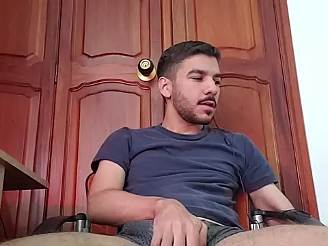 Snapshot of _s33bas chatting on 03.10.26 s33bas online show from 03.10.26