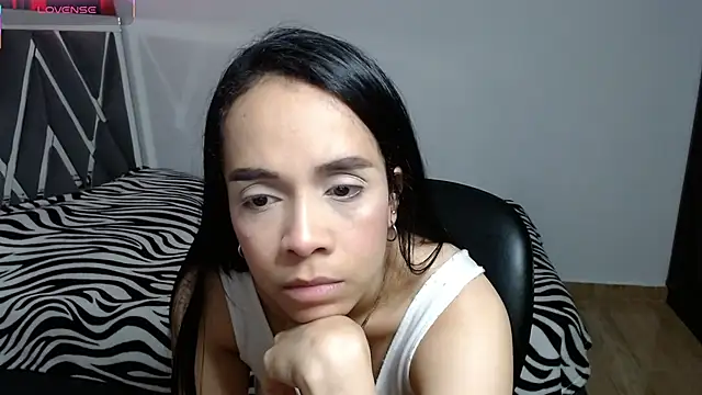 Snapshot of paula_lopez__ chatting on 04.03.26 paula lopez online show from 04.03.26