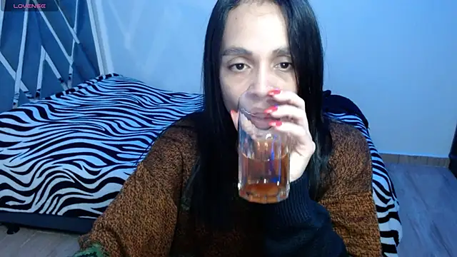 Snapshot of paula_lopez__ chatting on 04.10.26 paula lopez online show from 04.10.26