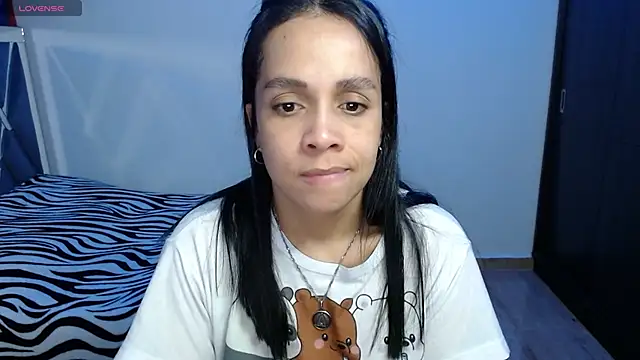Snapshot of paula_lopez__ chatting on 04.15.26 paula lopez online show from 04.15.26
