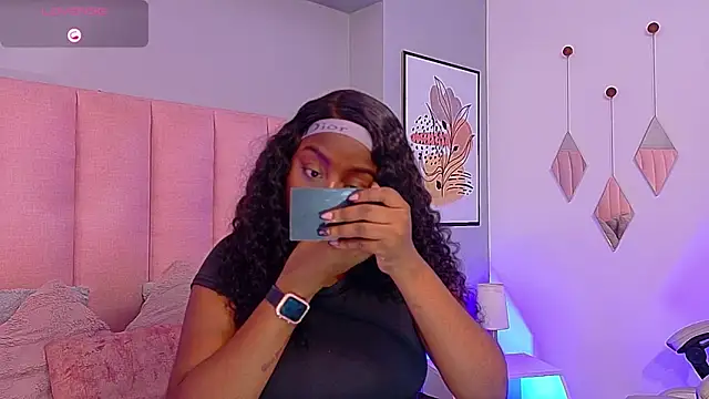 Snapshot of Aitana_Oliveira chatting on 02.10.26 Aitana Oliveira online show from 02.10.26