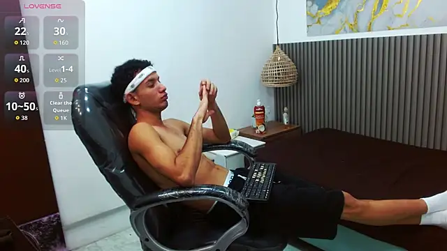 Snapshot of JDWhite18 chatting on 02.12.26 JDWhite18 online show from 02.12.26