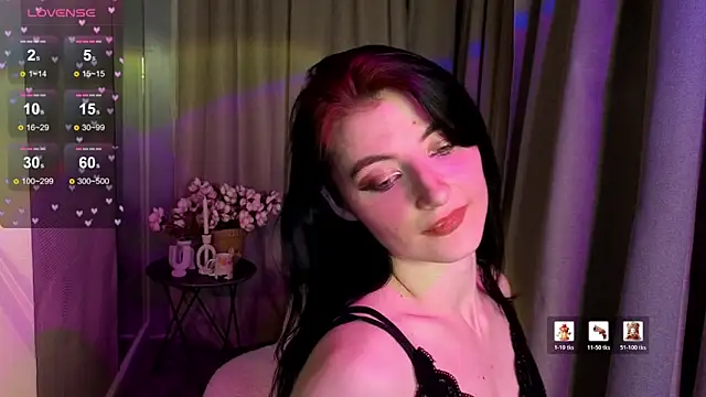 Snapshot of NicoleLuxe chatting on 02.02.26 NicoleLuxe online show from 02.02.26