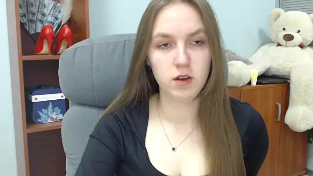 Snapshot of Nessi-Morris chatting on 02.06.26 Nessi-Morris online show from 02.06.26