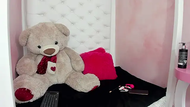 dirtyplayluna  online show from 02.11.26