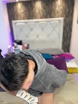 Samu Hott online show from 02.04.26