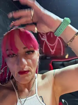 Snapshot of Karolaiin_LS chatting on 02.04.26 Karolaiin LS online show from 02.04.26