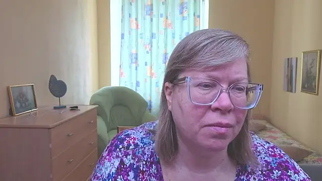 Snapshot of Emma_Eclipsee chatting on 02.10.26 Emma Eclipsee online show from 02.10.26