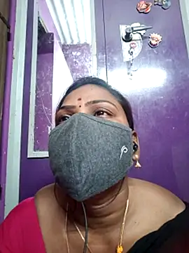 Snapshot of Tamil_Hot_Nisha chatting on 04.18.26 Tamil Hot Nisha online show from 04.18.26