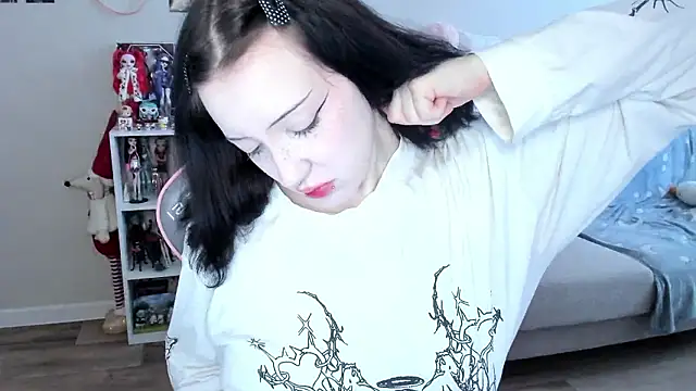 MollysLand online show from 03.24.26