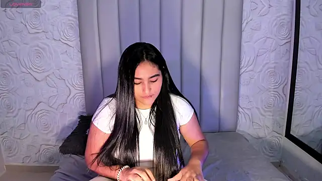 Snapshot of Lya_dubois_ chatting on 03.05.26 Lya dubois online show from 03.05.26