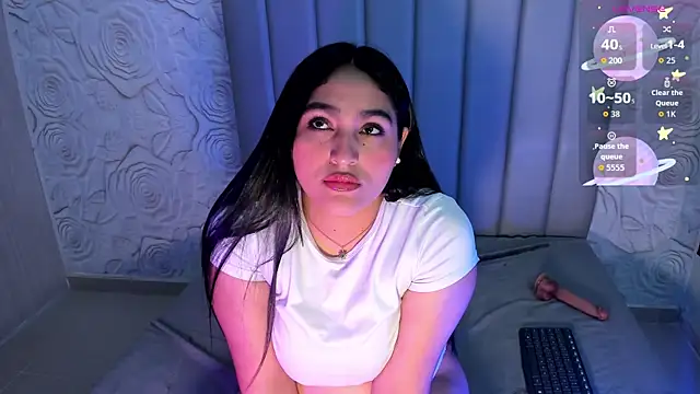 Snapshot of Lya_dubois_ chatting on 04.14.26 Lya dubois online show from 04.14.26