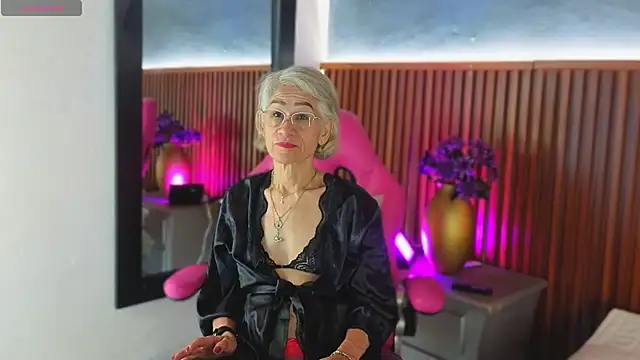 Snapshot of miss_monserrate01 chatting on 05.05.26 miss monserrate01 online show from 05.05.26