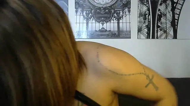 Snapshot of mariannatrans chatting on 04.27.26 mariannatrans online show from 04.27.26