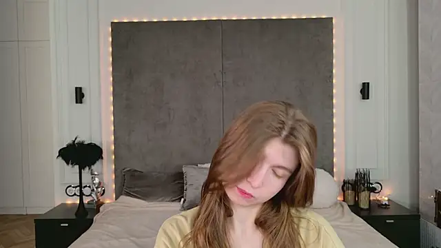 Bubble Chloe online show from 03.28.26