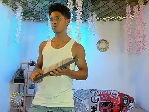 Snapshot of Yoel_hot2004 chatting on 02.10.26 Yoel hot2004 online show from 02.10.26