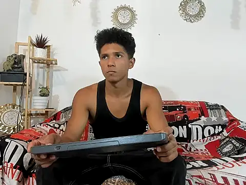 Snapshot of Yoel_hot2004 chatting on 02.13.26 Yoel hot2004 online show from 02.13.26