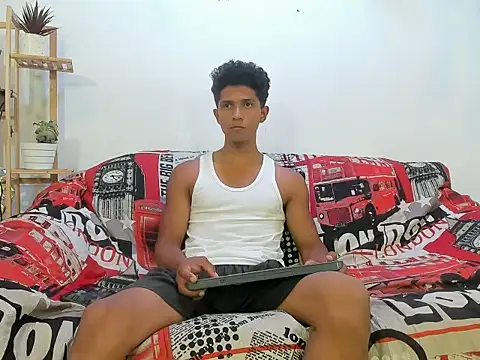 Snapshot of Yoel_hot2004 chatting on 02.14.26 Yoel hot2004 online show from 02.14.26