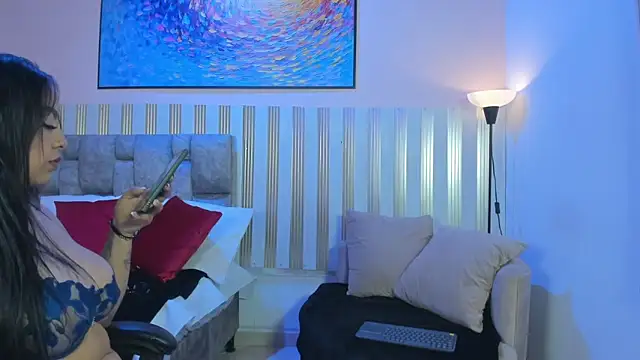 nina glow online show from 02.28.26