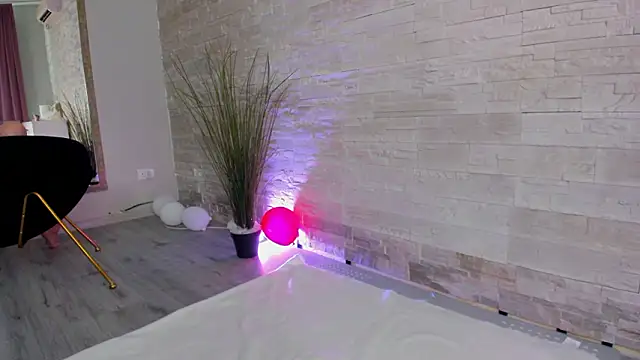 Snapshot of Ivorym00n chatting on 03.13.26 Ivorym00n online show from 03.13.26