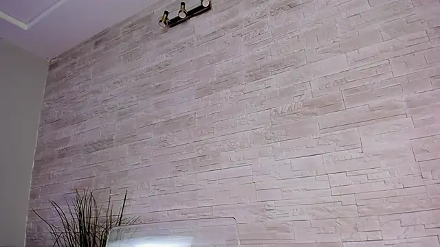 Snapshot of Ivorym00n chatting on 04.04.26 Ivorym00n online show from 04.04.26