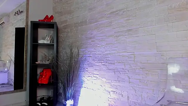 Snapshot of Ivorym00n chatting on 04.08.26 Ivorym00n online show from 04.08.26