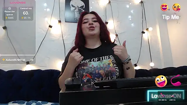 Snapshot of CarolRousee chatting on 03.05.26 CarolRousee online show from 03.05.26