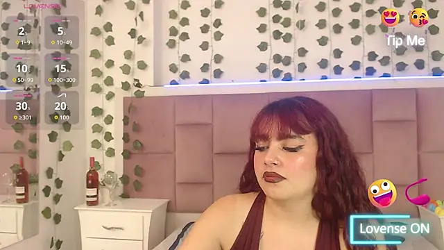 Snapshot of CarolRousee chatting on 04.16.26 CarolRousee online show from 04.16.26