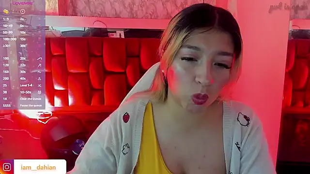 Dahiana Dmour  online show from 06.21.26