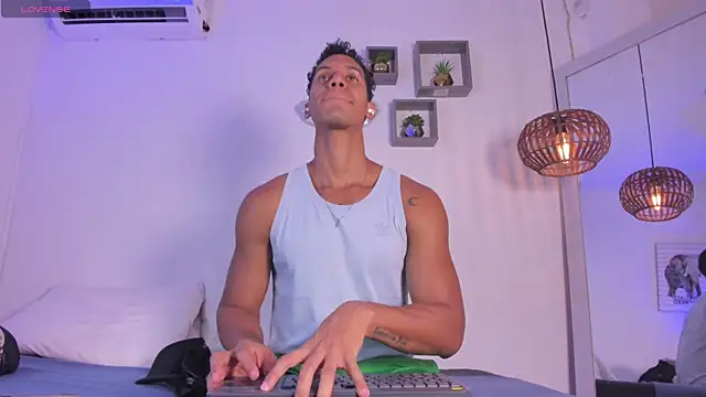 Royland Vega online show from 03.03.26