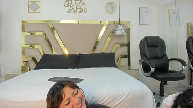 Snapshot of Goldentemptation_ chatting on 04.26.26 Goldentemptation online show from 04.26.26