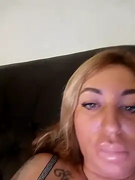 MiaMooly online show from 12.01.25