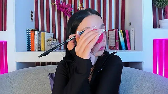 Elizabeth Ferrer online show from 02.26.26