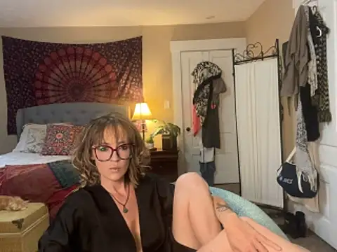 Snapshot of BrookiesLife chatting on 06.21.26 BrookiesLife online show from 06.21.26