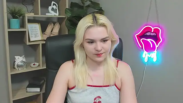 SweetLilyxo online show from 04.11.26